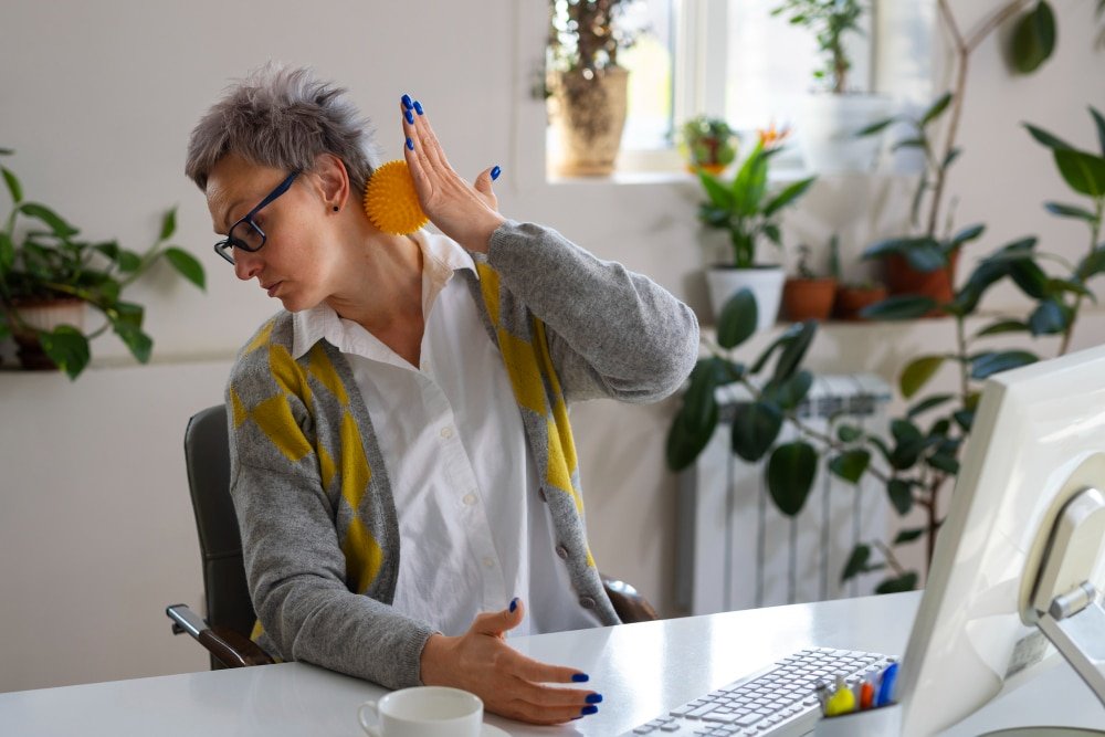 Why More People Are Choosing Online Therapy for Neck Pain